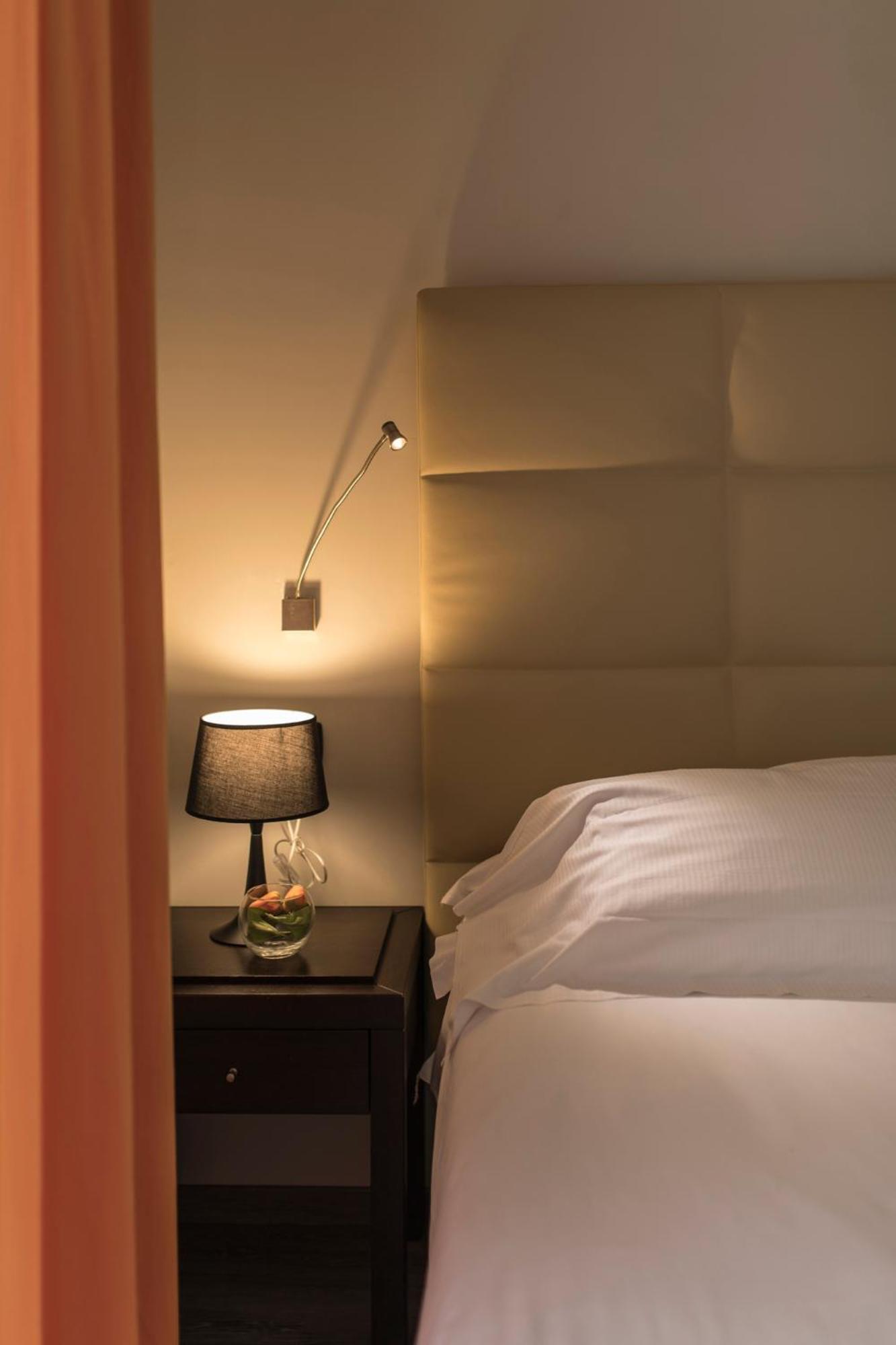Hotel Donatello Imola Bagian luar foto