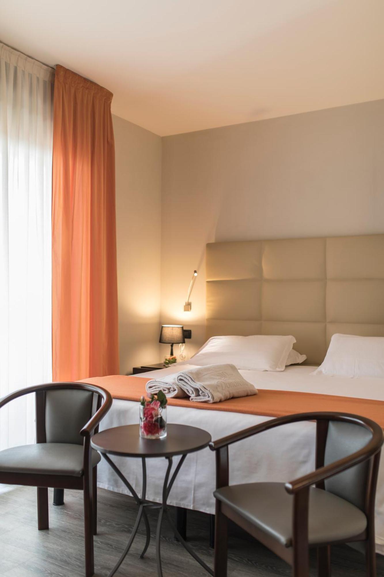 Hotel Donatello Imola Bagian luar foto
