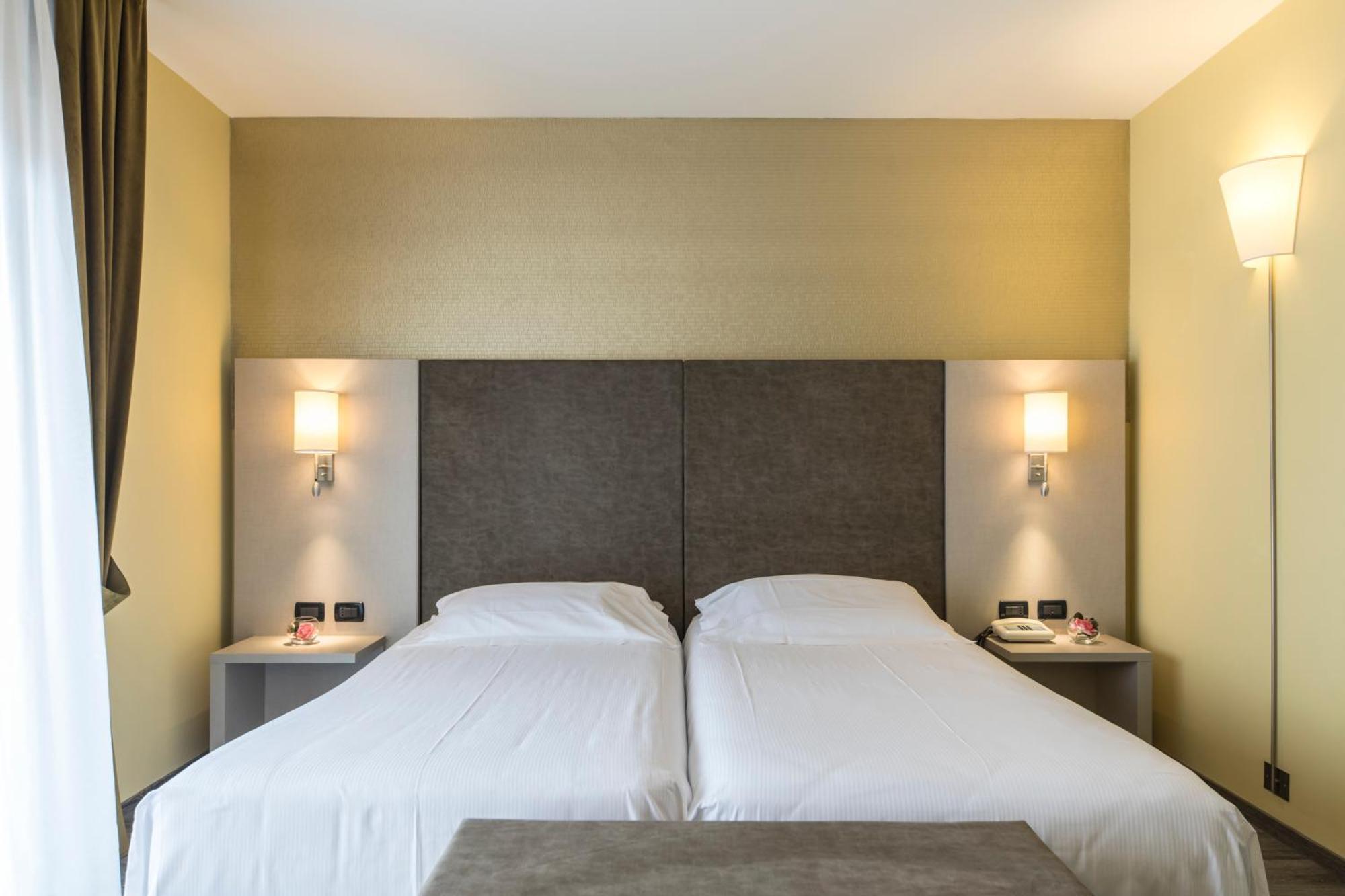 Hotel Donatello Imola Bagian luar foto