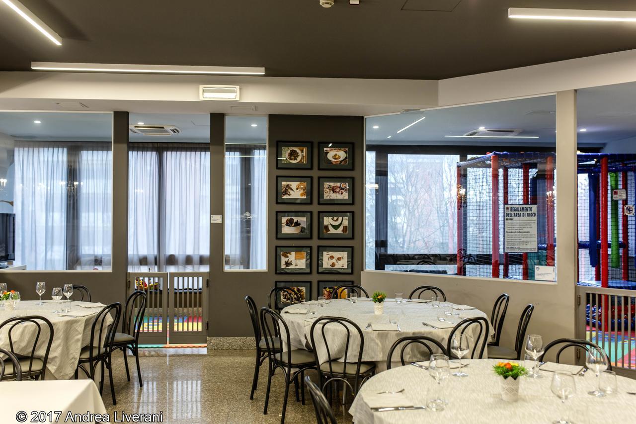 Hotel Donatello Imola Bagian luar foto