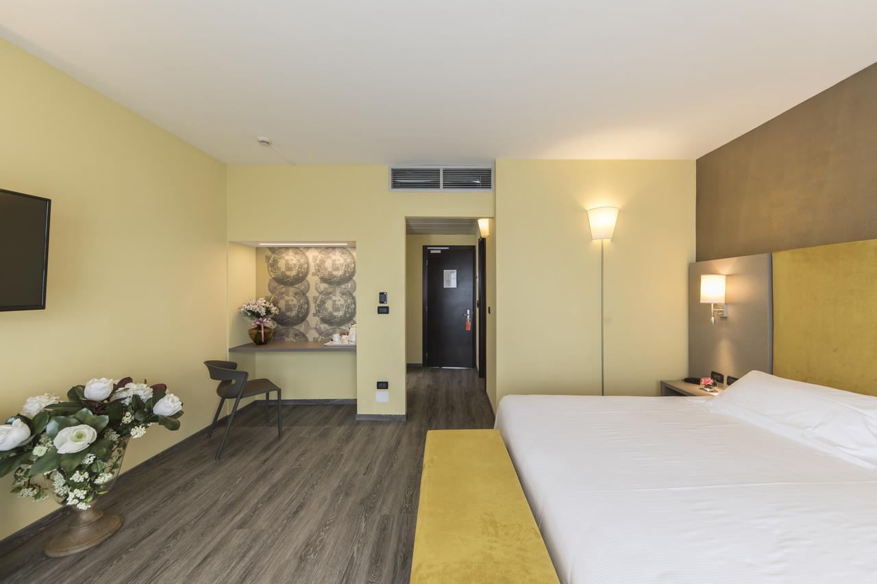 Hotel Donatello Imola Bagian luar foto