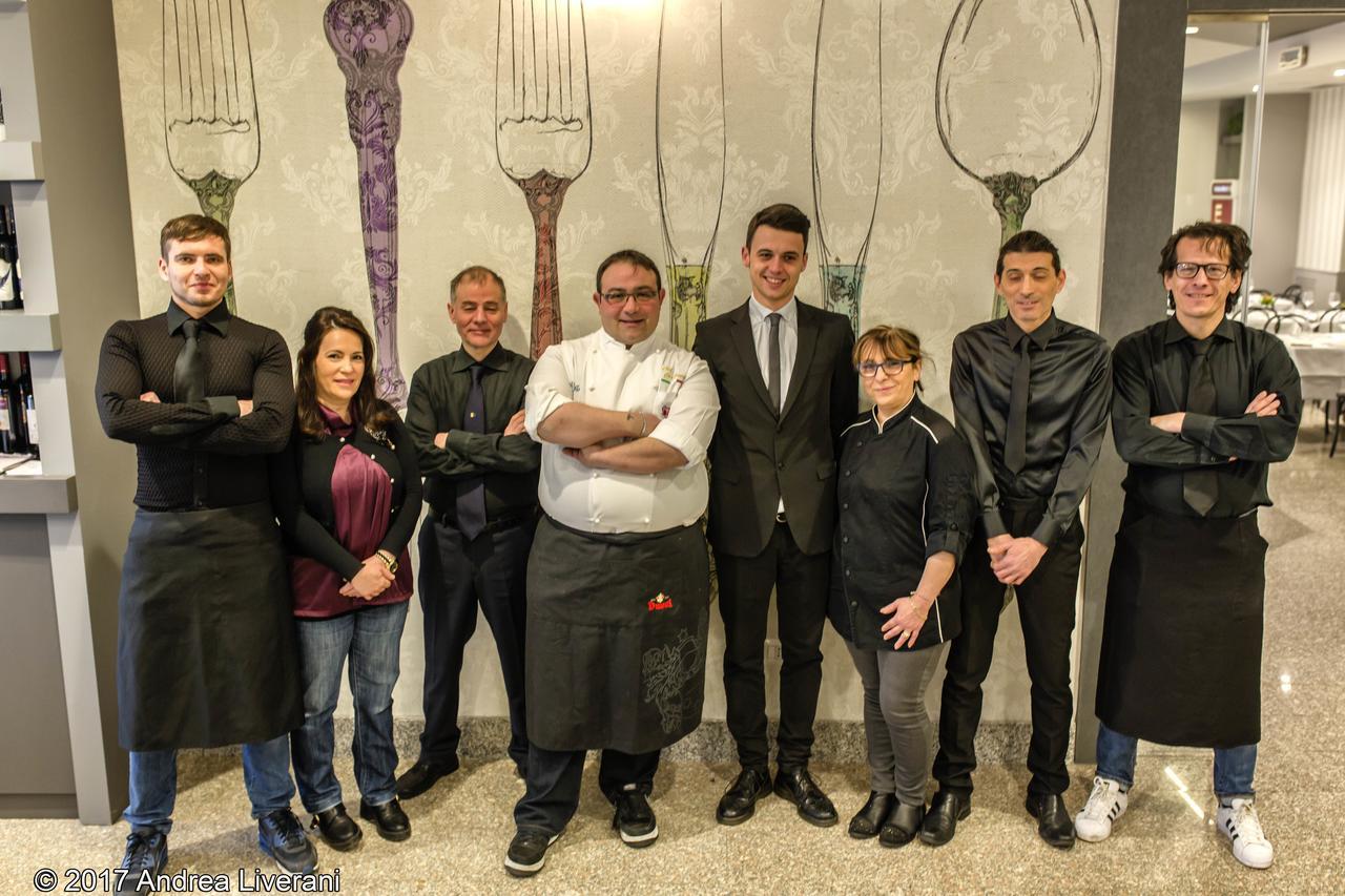 Hotel Donatello Imola Bagian luar foto