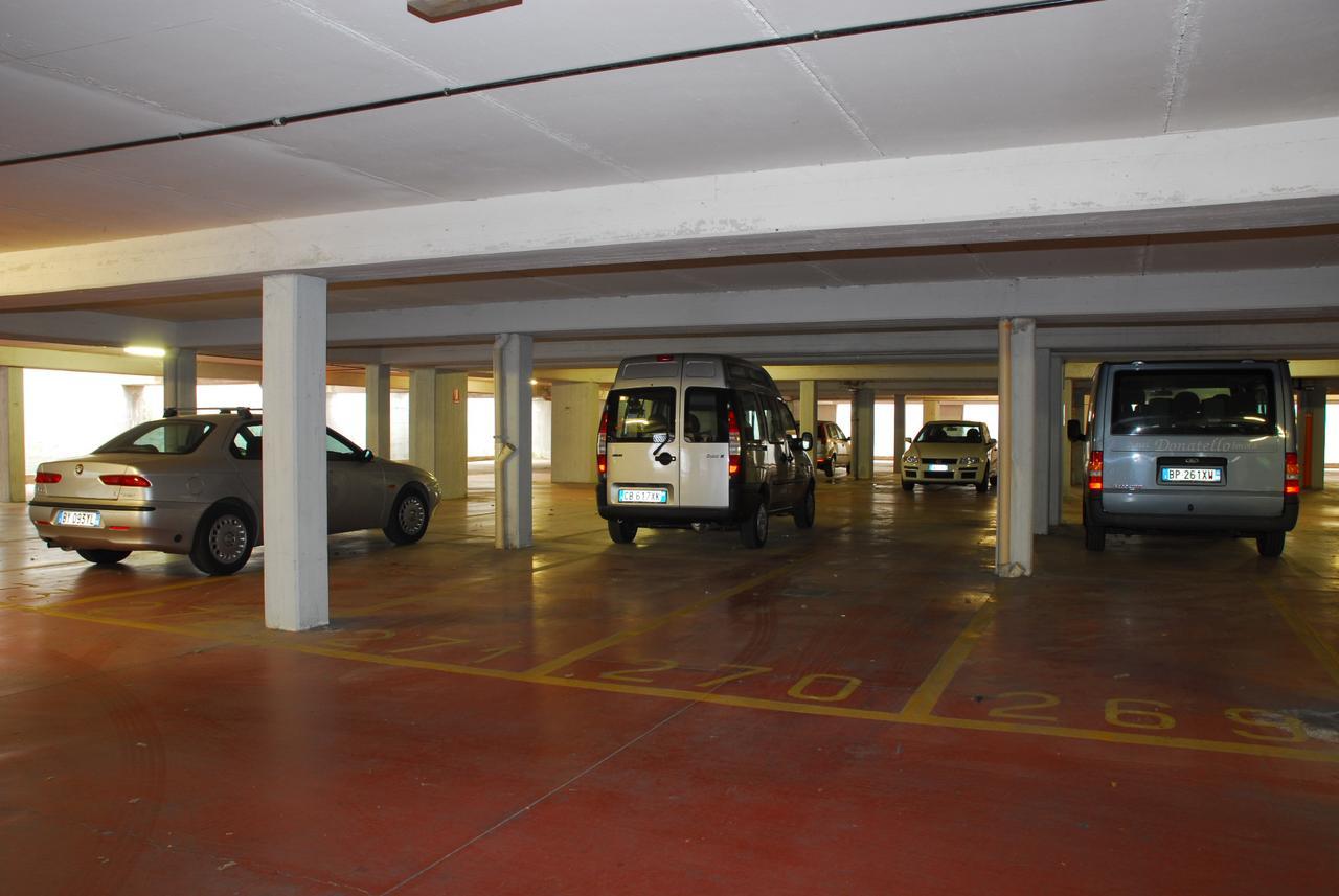 Hotel Donatello Imola Bagian luar foto